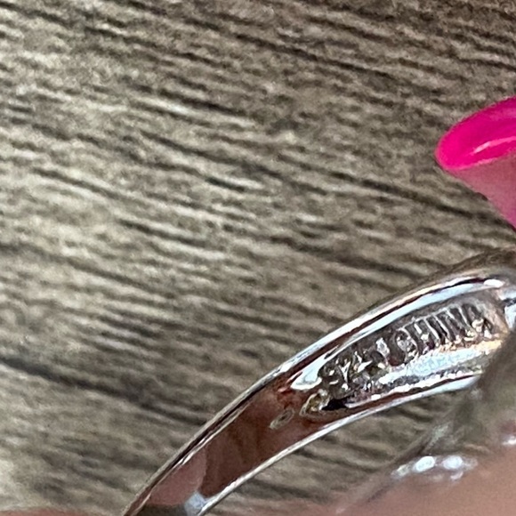 .925 SS ring with Canary yellow stone - Picture 6 of 7